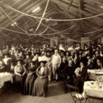 Carl og Ottilia Jacobsen til fest med medarbejderne i 1907