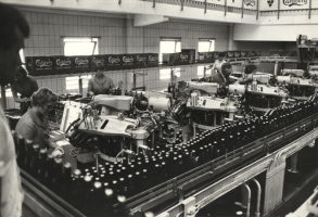 Etikettering, ca. 1965
