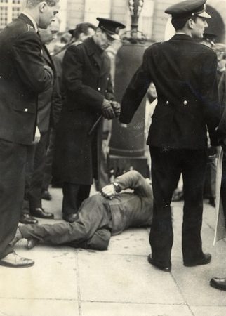 Demonstranter og politi, 1964