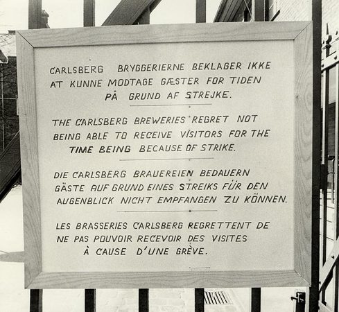 Carlsberg annoncer lukning på porten pga. strejke, 1965.