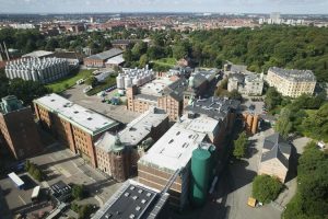 Luffoto af Carlsberg med Søndermarken i baggrunden, 2008
